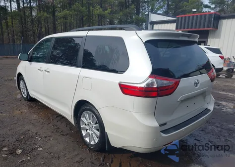 2015 Toyota Sienna Xle/Limited z USA, uszkodzony, nr VIN 5TDYK3DC1FS665322